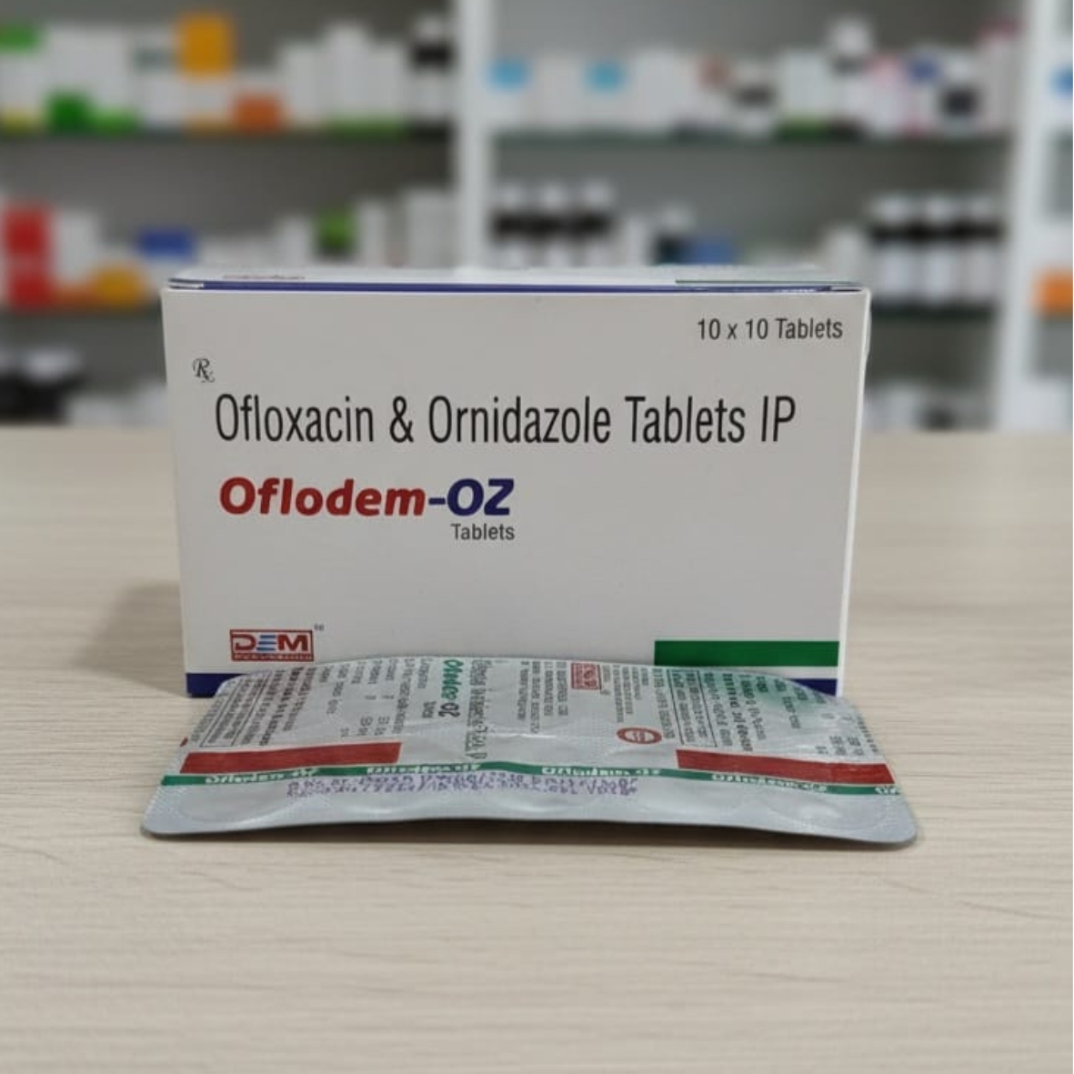 Black and White Geometri Open Here Square Sticker (4)